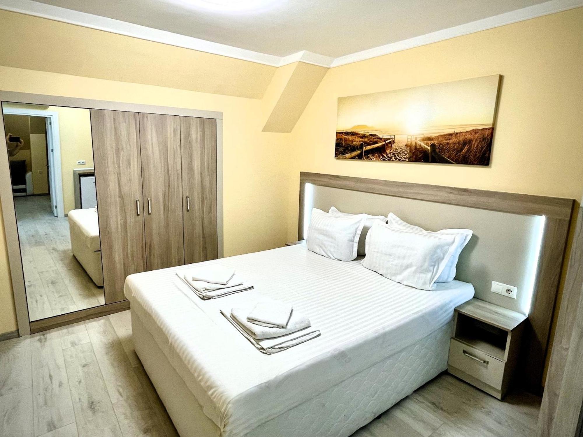 Apart-Hotel Panorama Sea Lux Primorsko Dış mekan fotoğraf